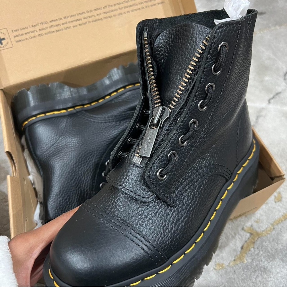 Black Sinclair Dr.Martens